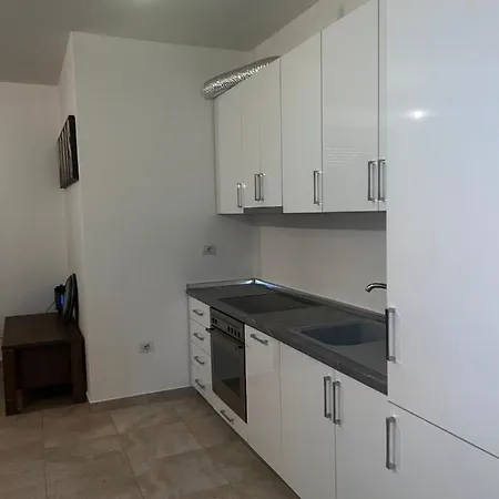 Adriatika Qerret Albanie